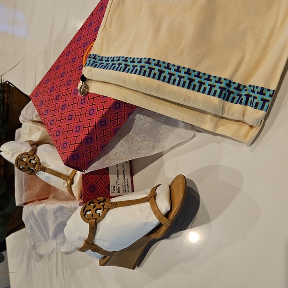 Tory Burch sandals - Picture 2 of 3